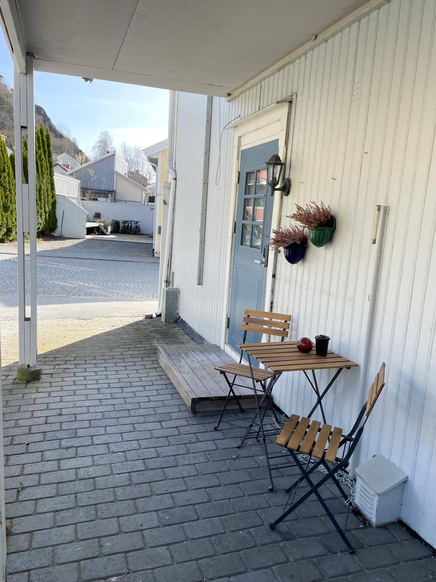 Sentral Og Fargerik Bygardsleilighet Halden Eksteriør bilde